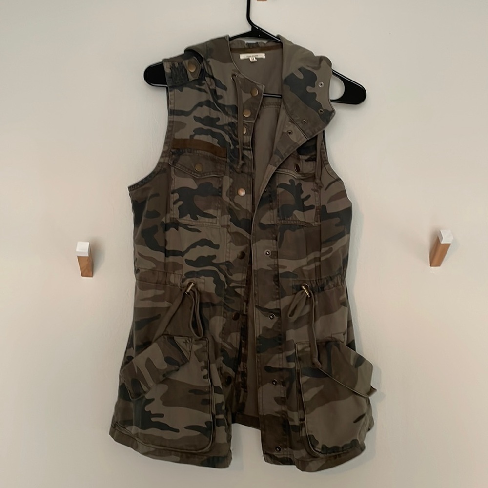 Womens Camo vest